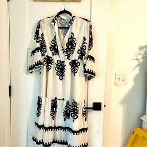 Chic Black Midi Dress with Elegant Pattern